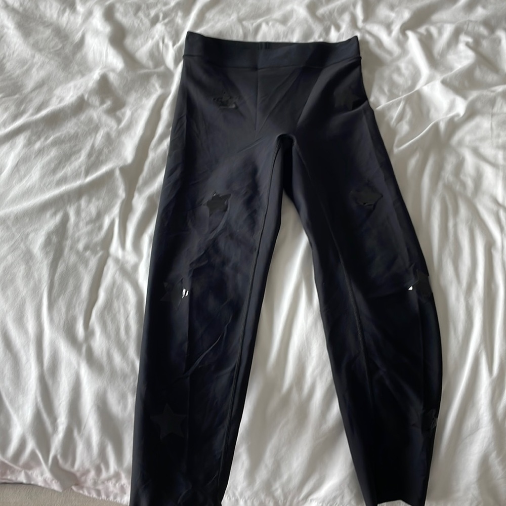Black star leggings